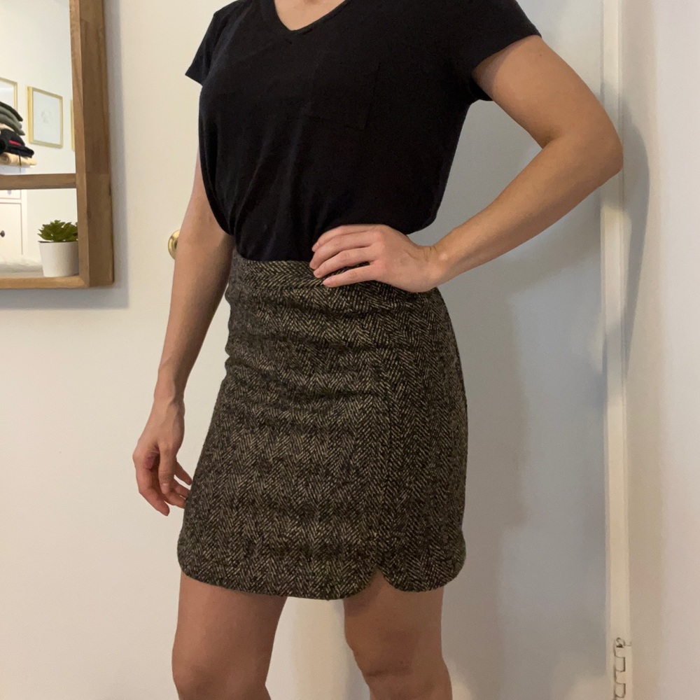 Loft Mini Skirt, like new!! never worn